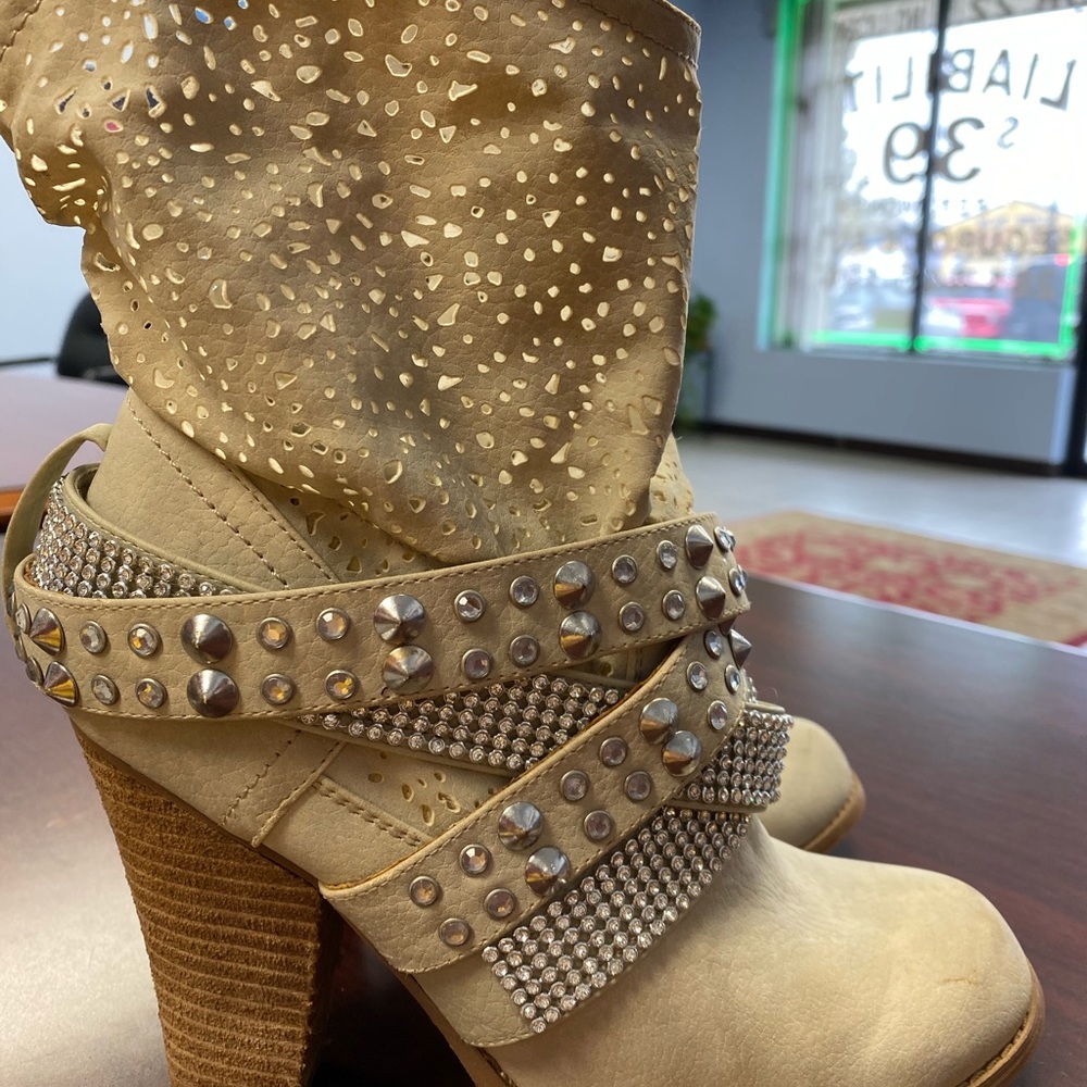 Amber boots